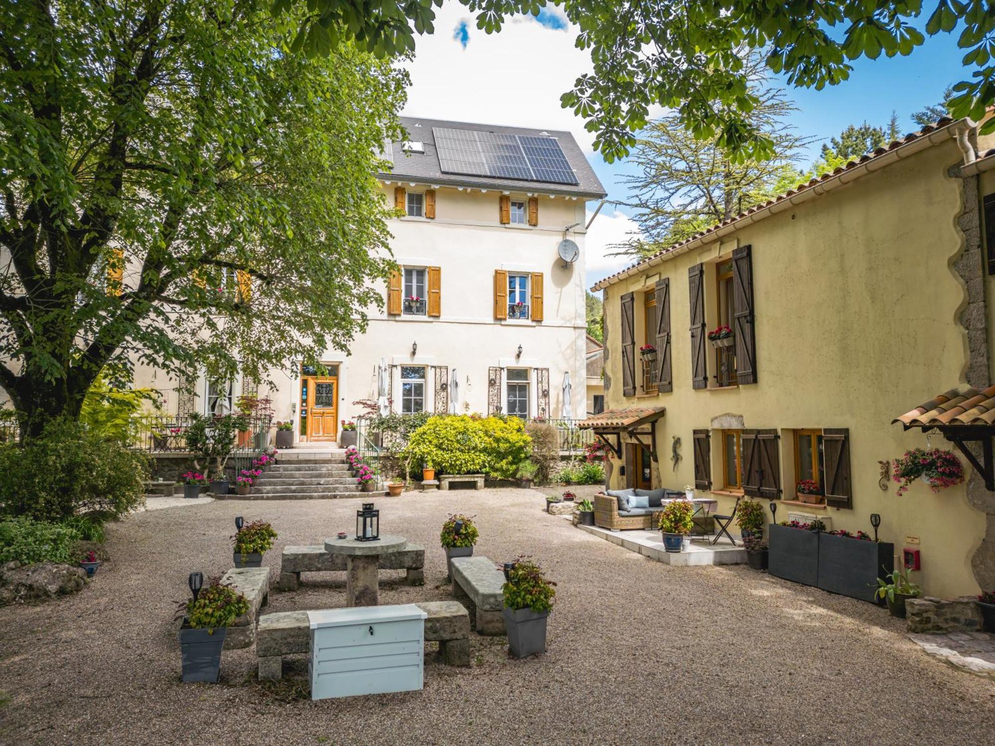 Gites Du Caylar - Chambres Et Appartments Le Caylar Eksteriør bilde