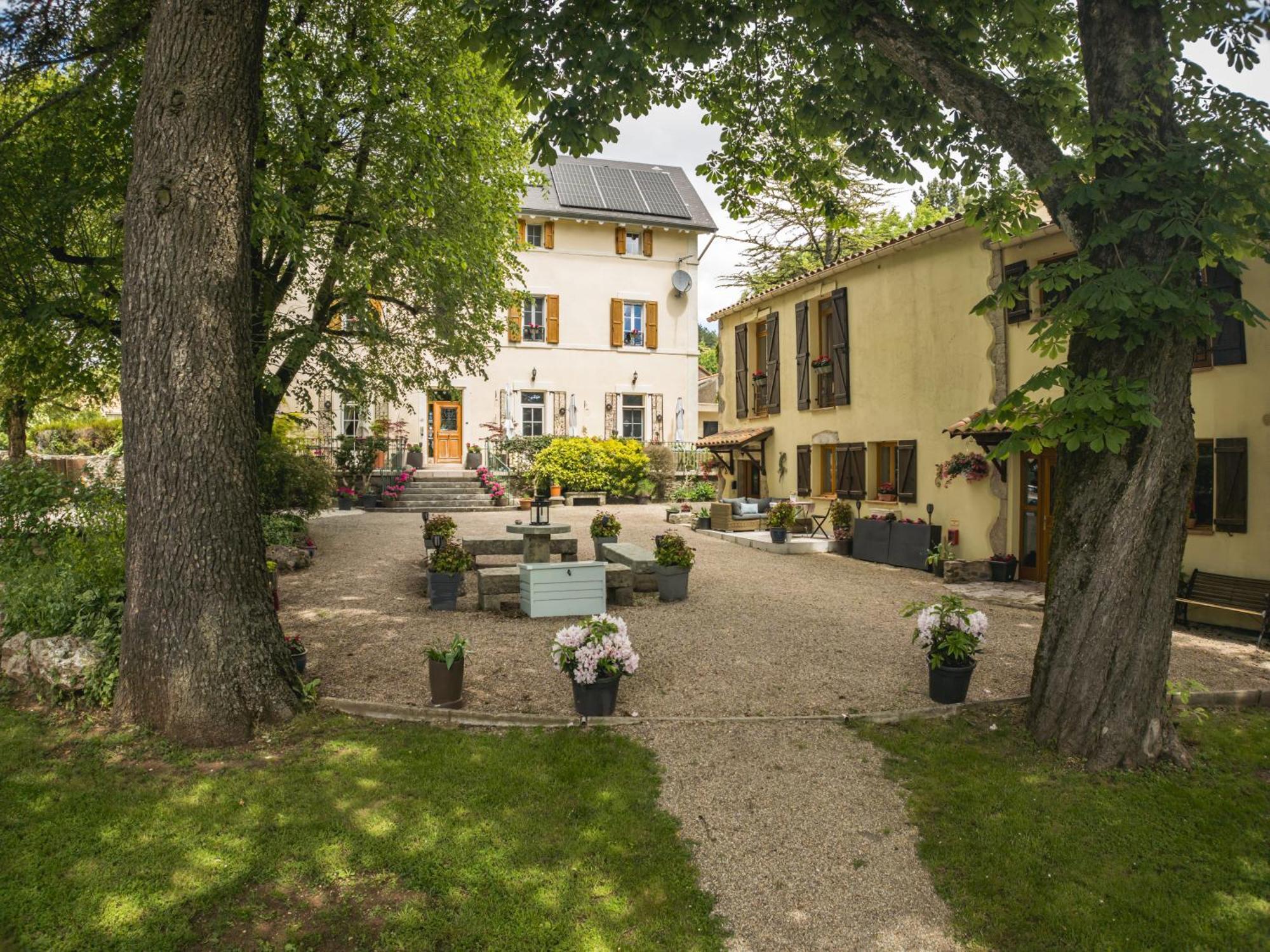 Gites Du Caylar - Chambres Et Appartments Le Caylar Eksteriør bilde